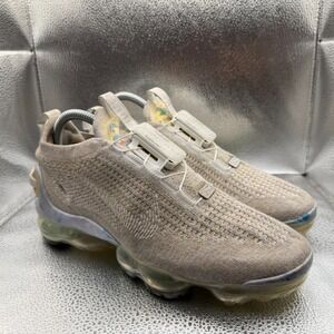 Size 8.5 Nike Air‎ VaporMax 2020 Flyknit Summit White Womens Sneakers CJ6741-100
